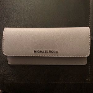 Michael Kors Saffiano Jet Set Travel Wallet